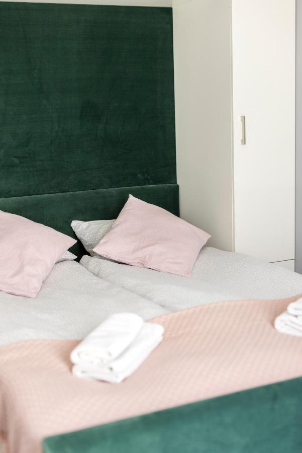 Apartamenty Stare Zoo Zajezdnia Poznań Exteriör bild